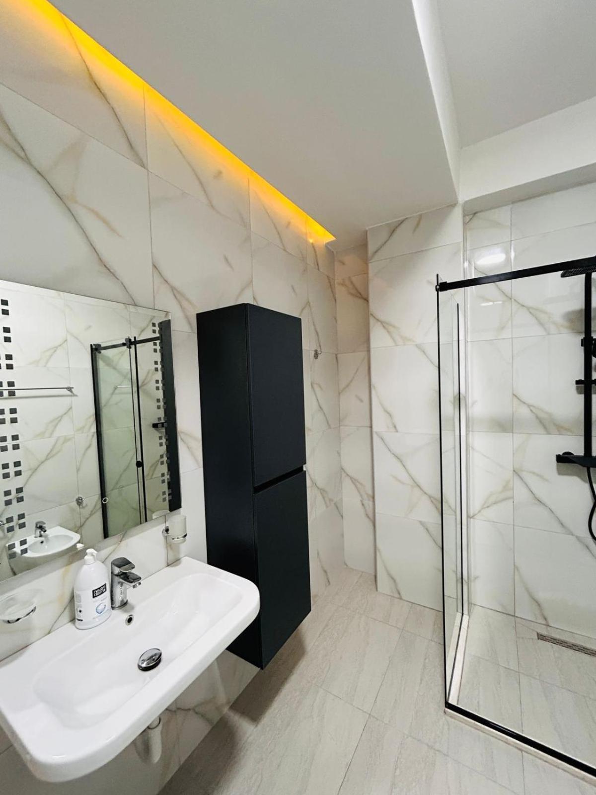 Picasso Apartment Tiranë Ngoại thất bức ảnh
