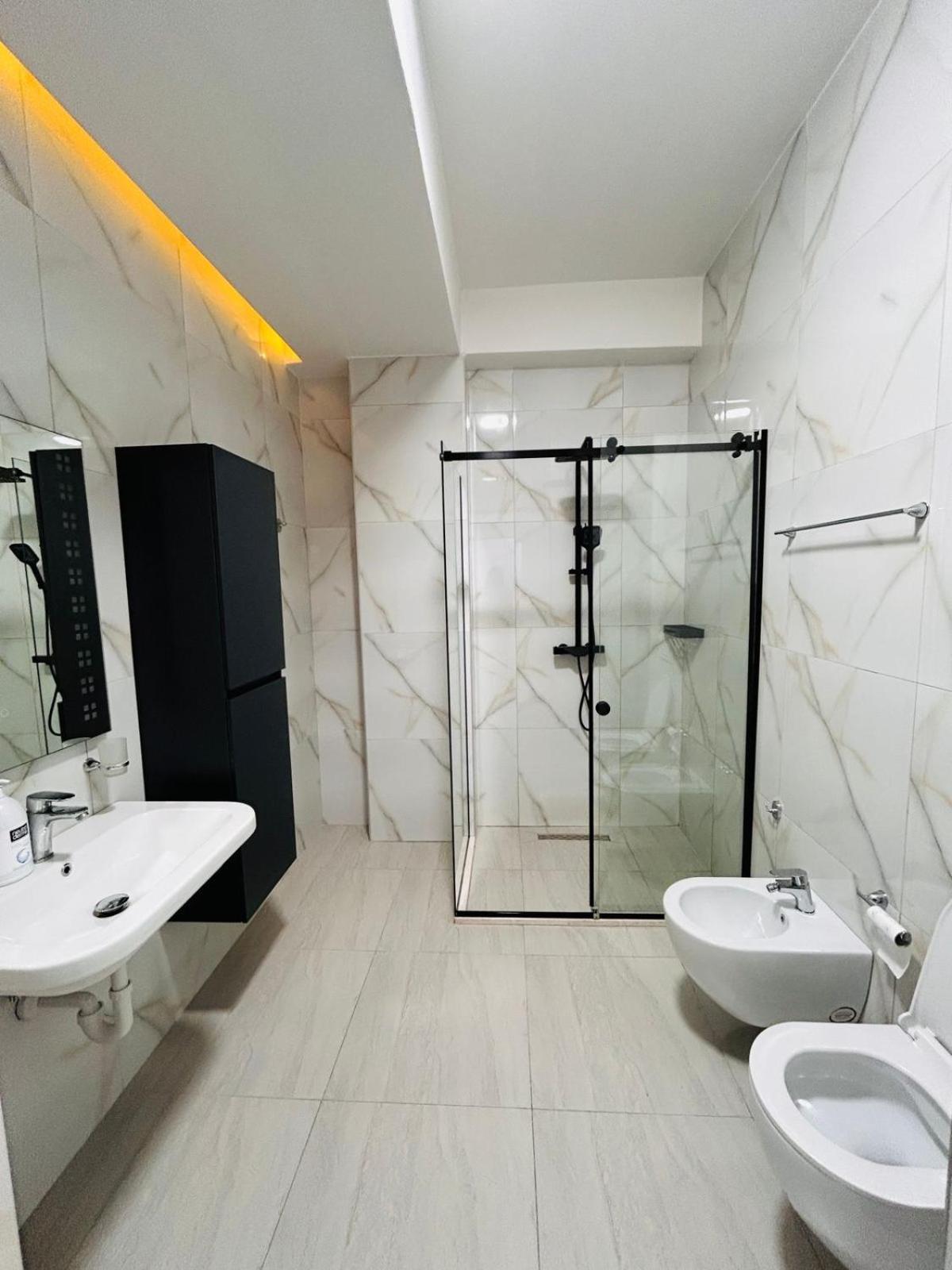 Picasso Apartment Tiranë Ngoại thất bức ảnh